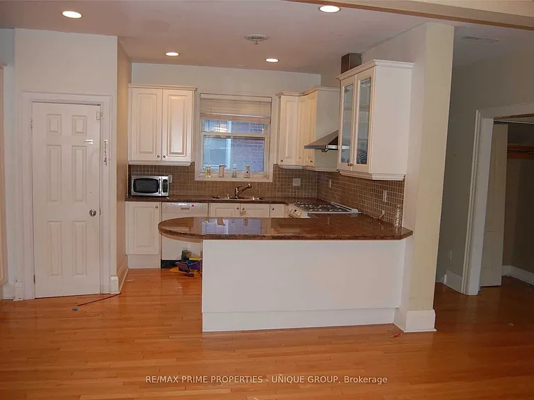 39 Whitehall Rd #UPPER — Photo 5