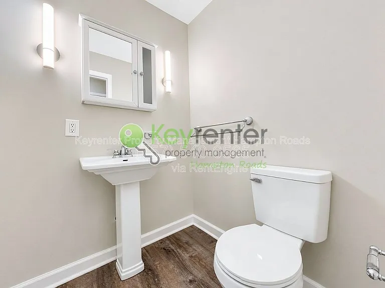 543 McLean St — Photo 16