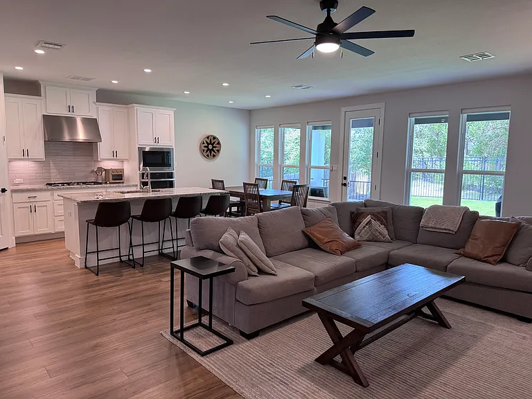 808 Dayridge Dr — Photo 3