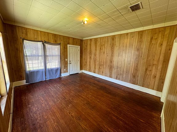 3rd image of 418 Wyche St