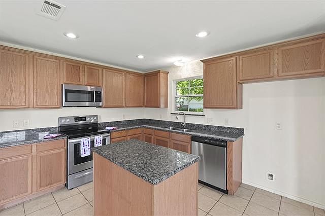 1st image of 105 Tanglewood Dr