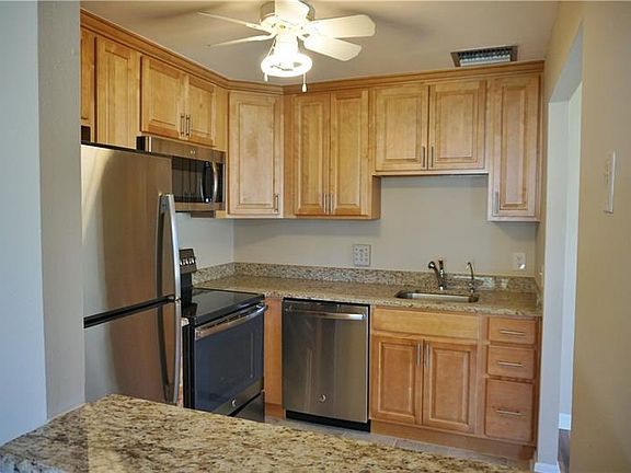 3rd image of 2202 Clubhouse Dr Unit 175
