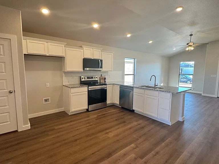 6508 Lewisville Ln — Photo 4