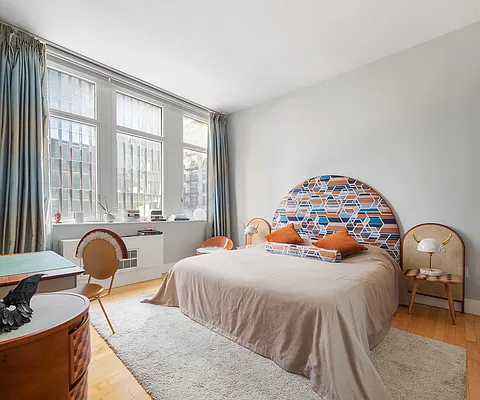 Sold by Compass | media 23