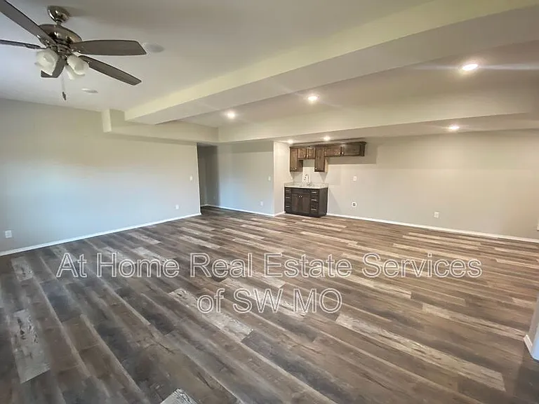 632 S Southgate St — Photo 9