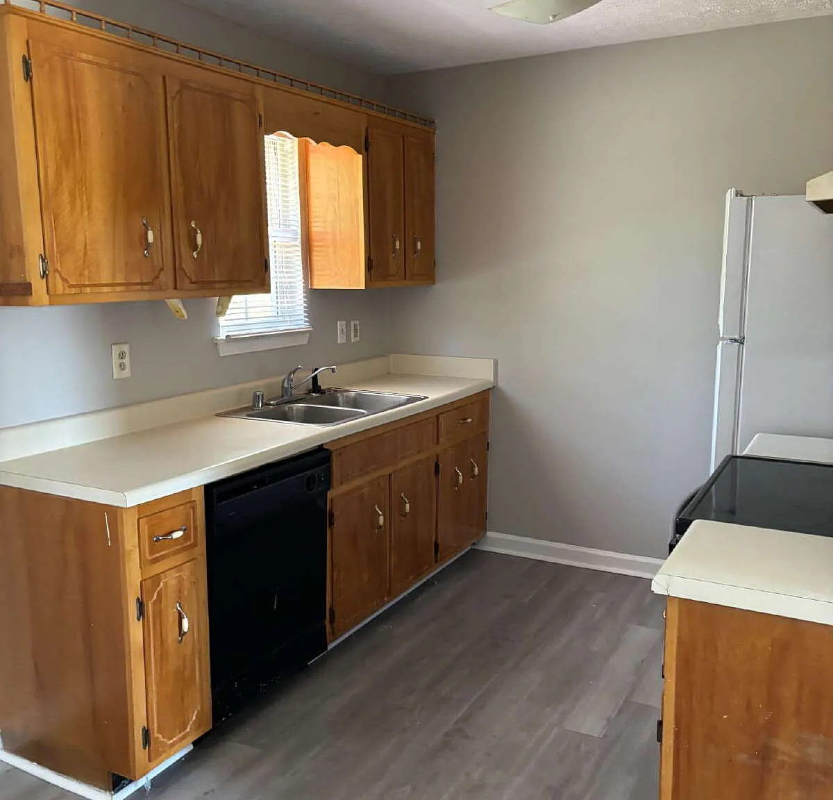 3 bed, 1.0 bath, 987 sqft, $1,095 — Photo 4
