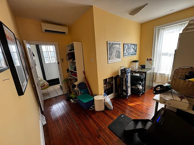 426 Tasker St — Photo 35