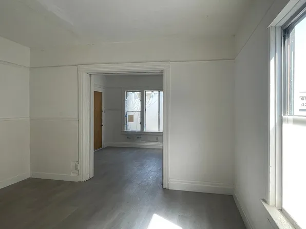 438 E 20th St, Los Angeles, CA 90011