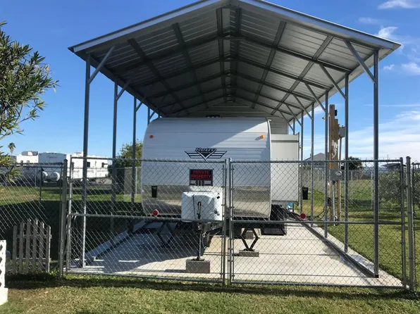 980 S Jacks Rd, Crystal Beach, TX 77650