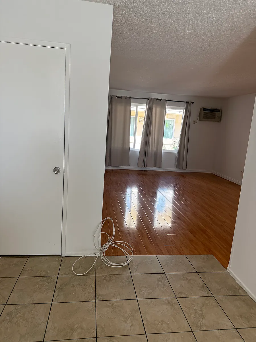 Building Photo - 6727 Rosemead Blvd #9