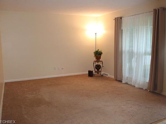 3rd image of 436 Alandale Dr