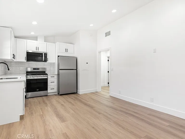 5227 Beckford Ave — Photo 3