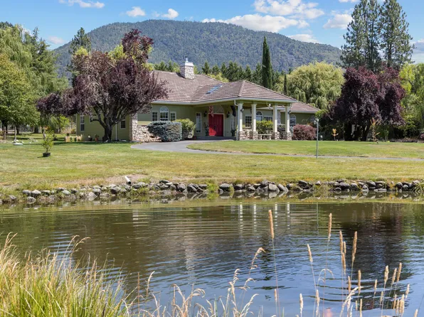 710 Debrick Way, Grants Pass, OR 97526
