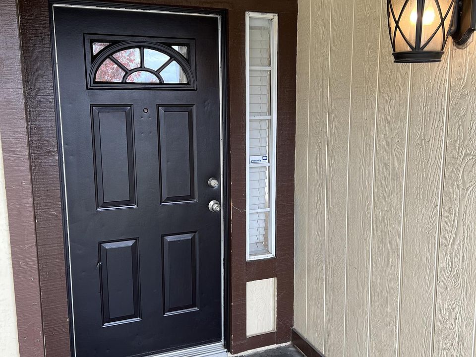 1st image of 13494 Auburn Ct