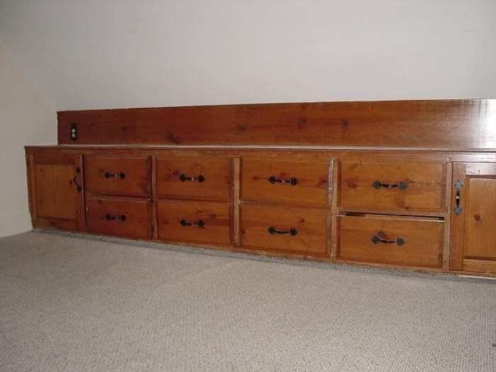 Built In - bedroom