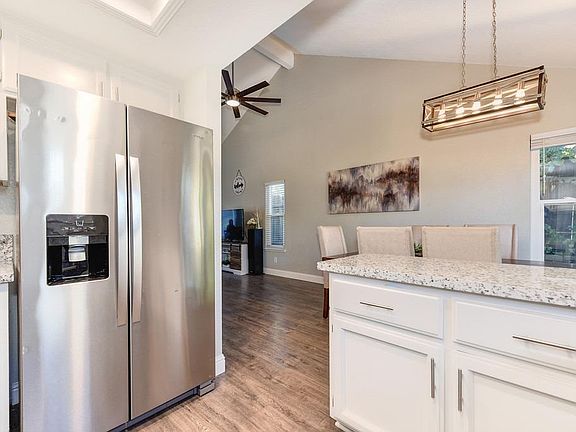 2nd image of 8313 Crossoak Way