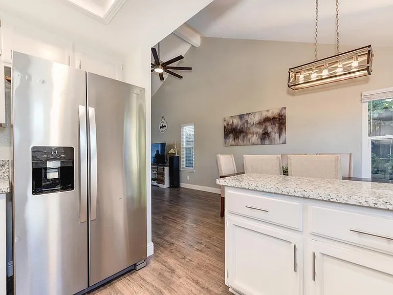 8313 Crossoak Way — Photo 2