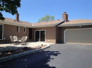 W334S5440 Red Fox Way, North Prairie, WI 53153