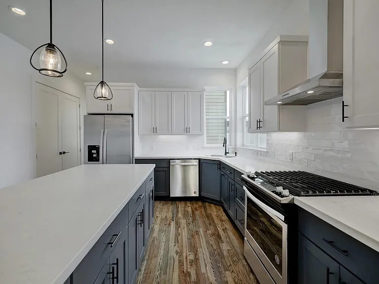 1537 W 24th St #A — Photo 8