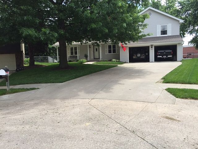 1st image of 607 N 152nd Cir