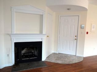 49 S Water St APT 2L, Greenwich, CT 06830