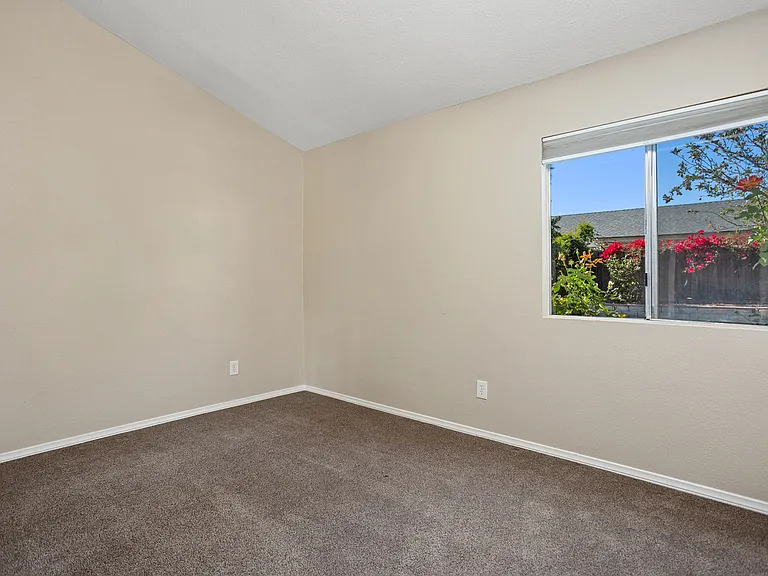 5271 Leon St — Photo 14