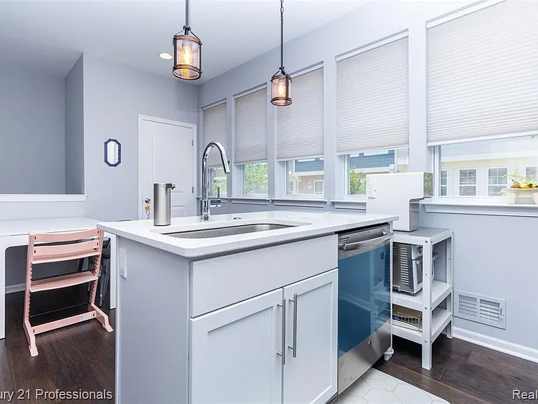 57 Kaprol Dr — Photo 15