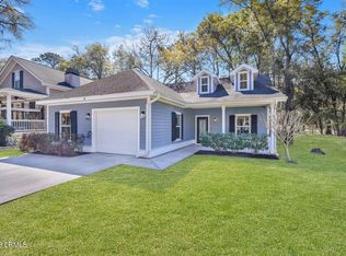 4 Carolina Village Cir, Beaufort, SC 29906