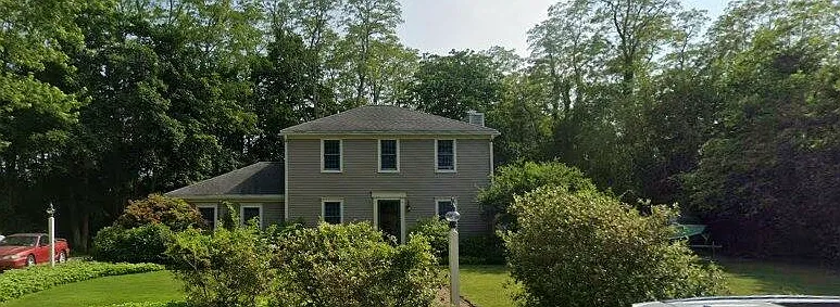 6 Seneca Ln