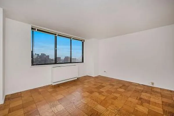 Rented by Perlbinder Realty | media 5