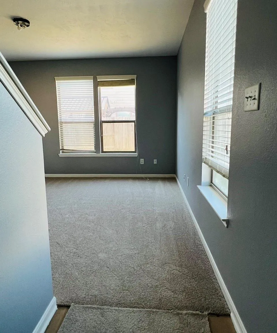 3 bed, 2.5 bath, 1648 sqft, $1,700 — Photo 4