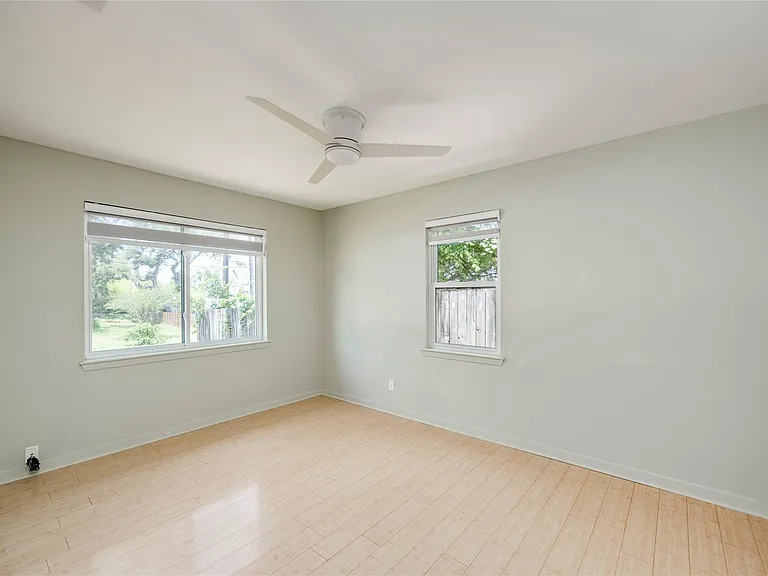 1707 Overhill Dr — Photo 15