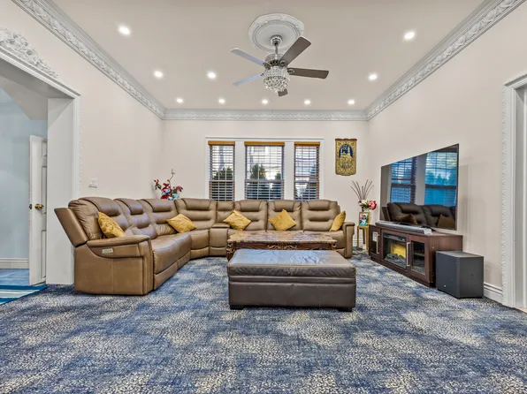 235 East 19th Street image 6 of 24