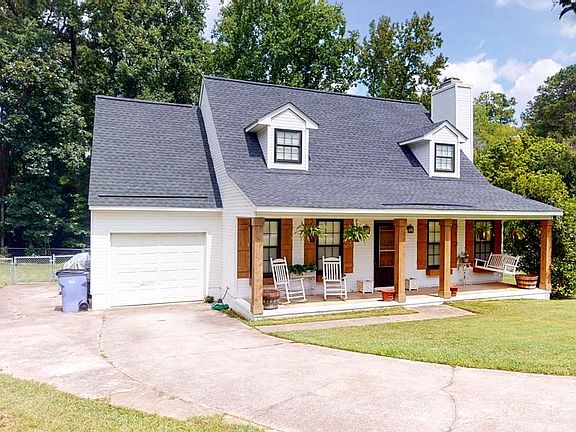 3rd image of 126 Crawford Dr