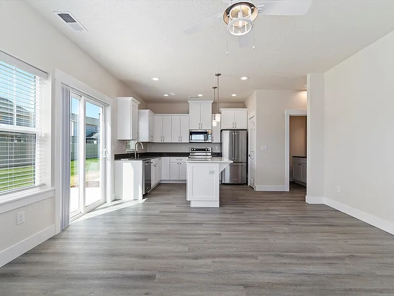 Cedar Crossing Luxury Townhomes — Photo 98