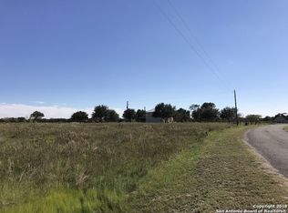 307 Dublin Cir, Floresville, TX 78114