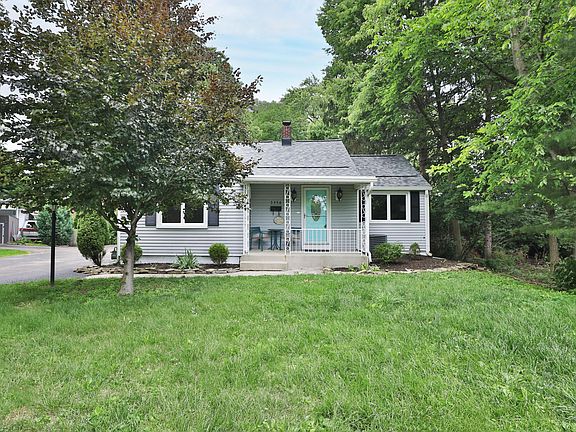 2nd image of 3356 Riverside Dr
