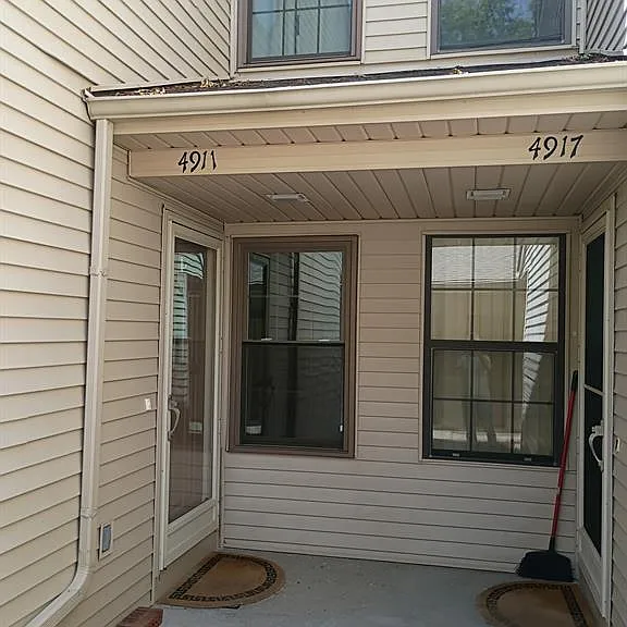 4911 Oak Hill Dr #3 — Photo 2