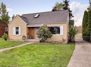 11201 Lakeridge Dr S, Seattle, WA 98178