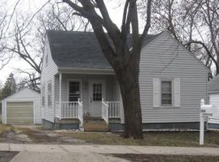 1214 Saint John Ave, Albert Lea, MN 56007