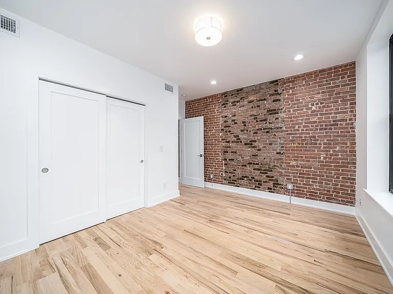 230 Willow Ave #4 — Photo 5