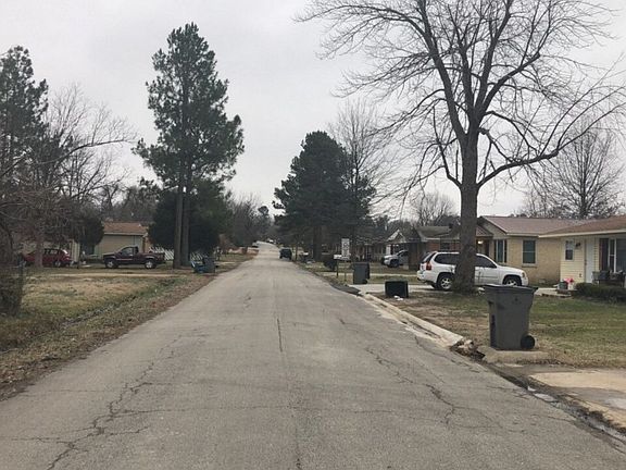 4th image of 620 N 6 1/2 St