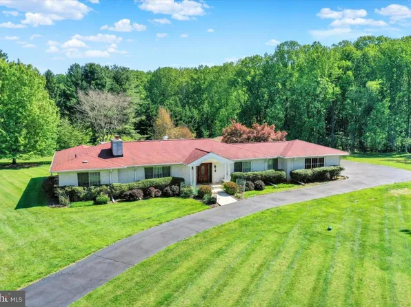4 Jonathans Ct, Cockeysville, MD 21030