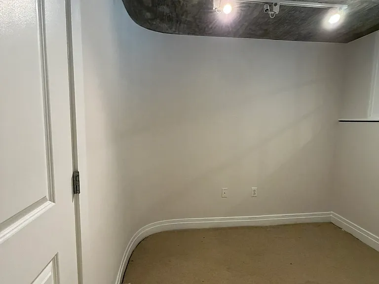 301 Massachusetts Ave NW #402 — Photo 7