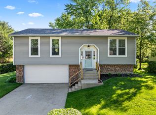 702 S 11th Ave, St Charles, IL