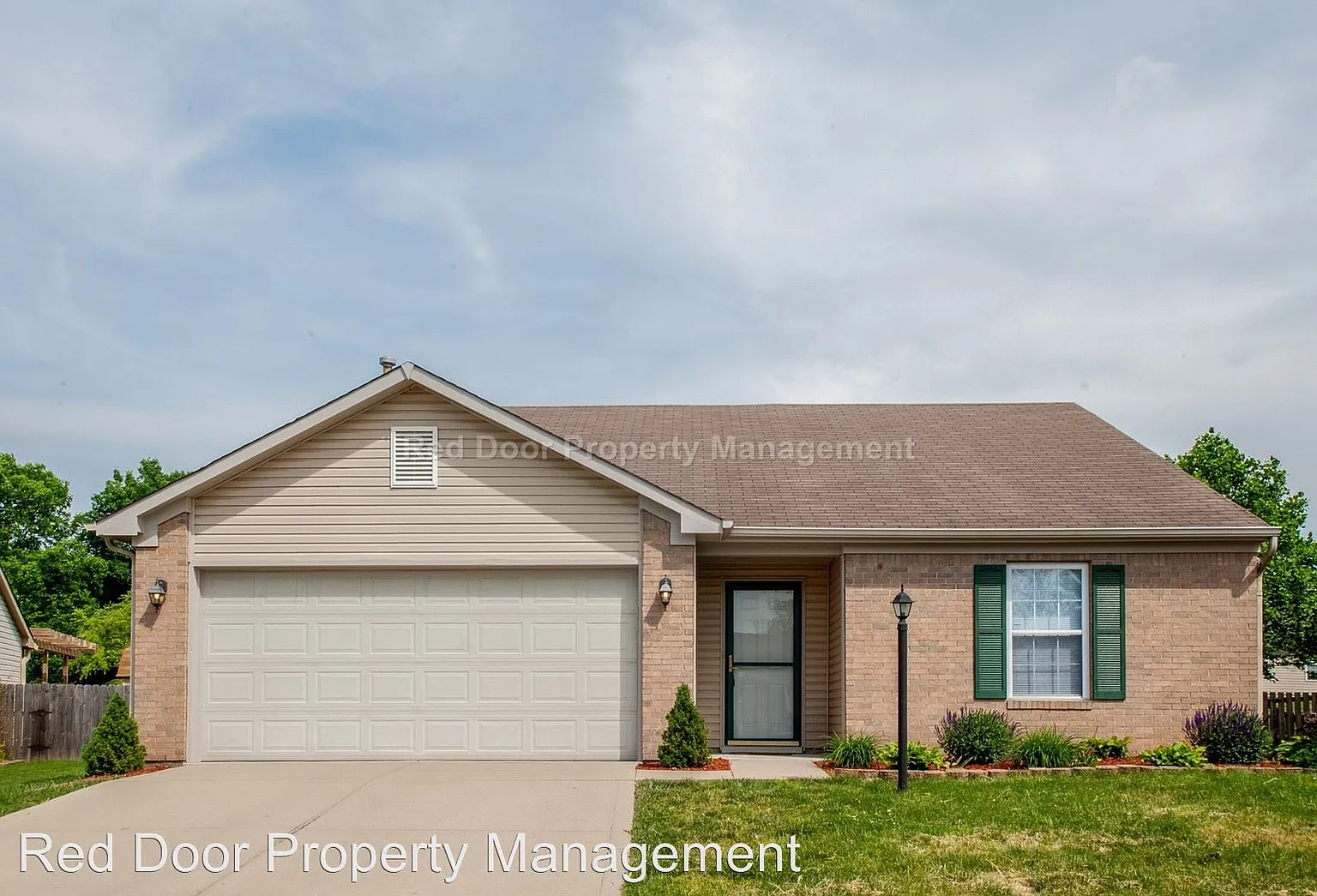 8918 Trumpeter Dr photo 1