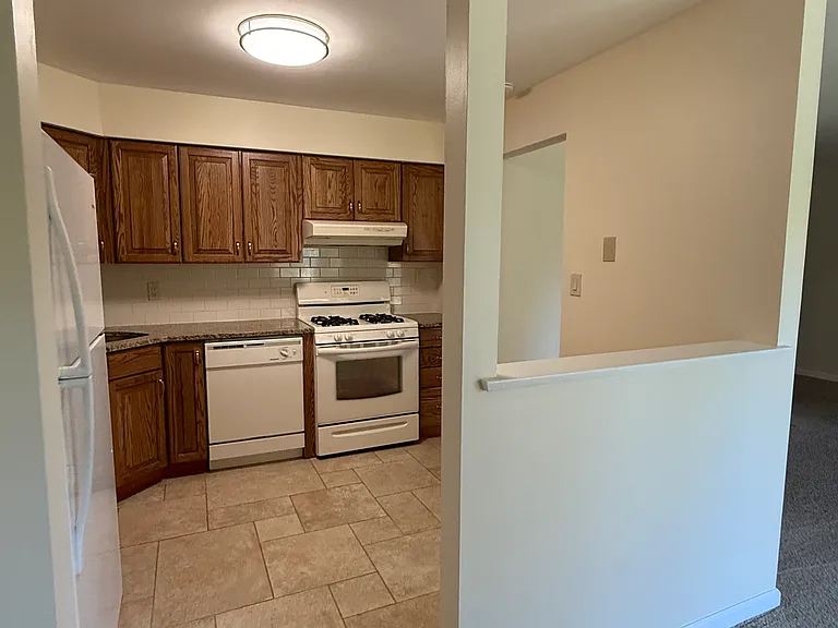 116 Wyndham Pl — Photo 5
