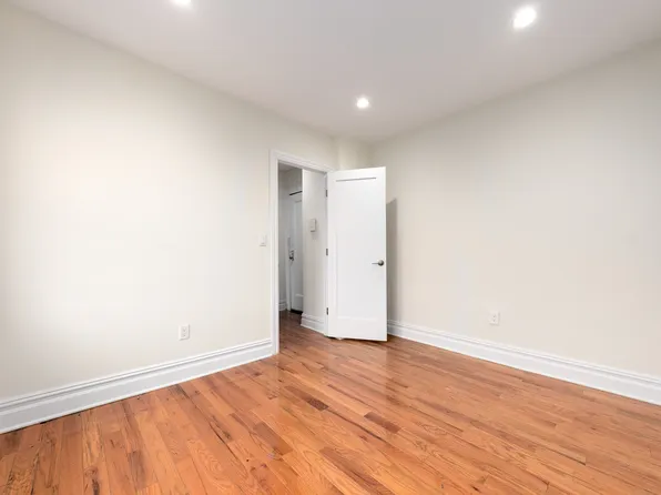 32-02 34th Avenue image 5 of 6