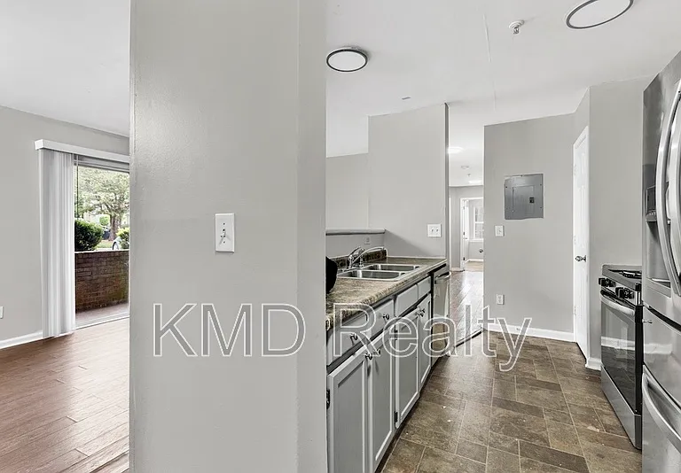 1638 Arlyn Cir #A — Photo 3