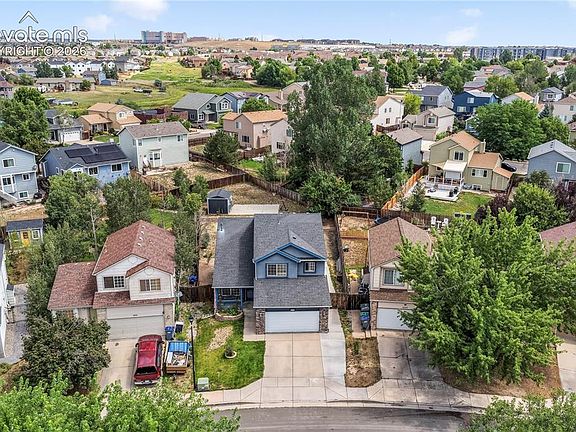 3rd image of 6055 Bow River Dr